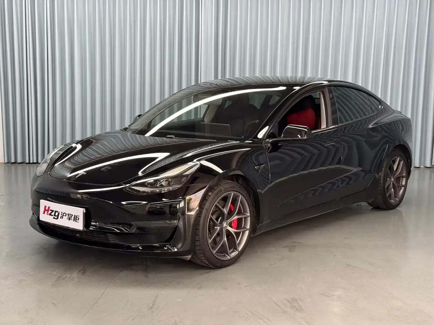 Model 3 2021 Performance All-Wheel Drive — миниатюра 1