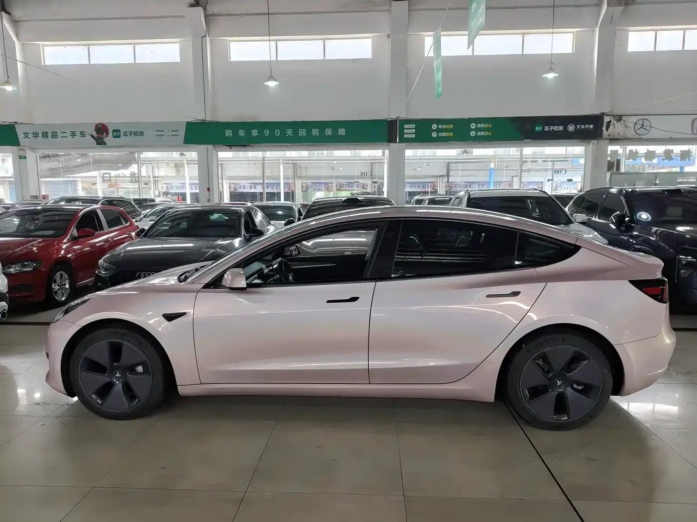 Model 3 2022 Rear-Wheel Drive — миниатюра 2