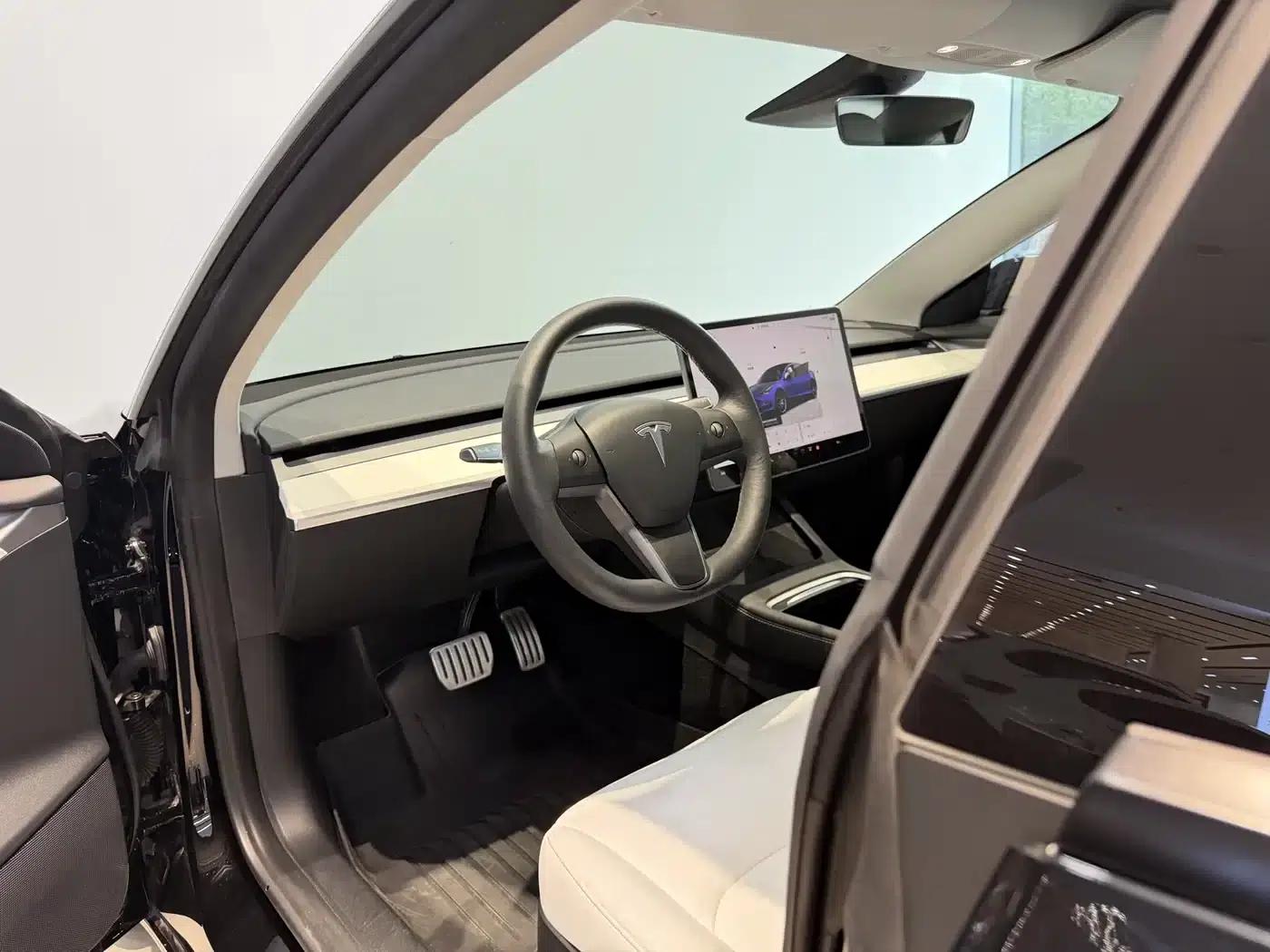 Model 3 2022 Performance All-Wheel Drive — миниатюра 22
