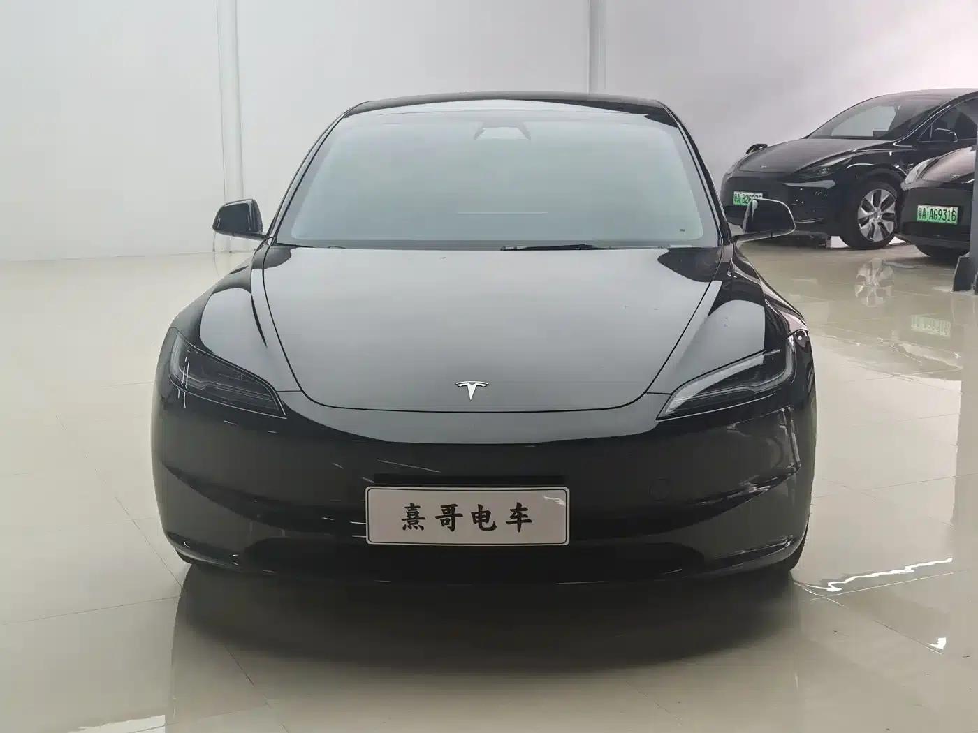 Model 3 2023 Rear-Wheel Drive — миниатюра 2