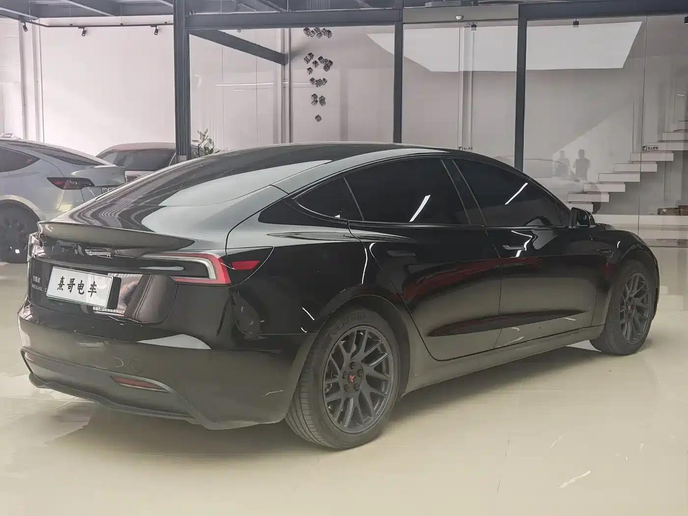 Model 3 2023 Rear-Wheel Drive — миниатюра 5