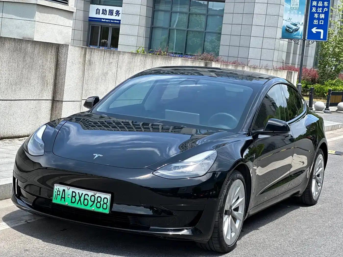 Model 3 2022 Rear-Wheel Drive — миниатюра 2