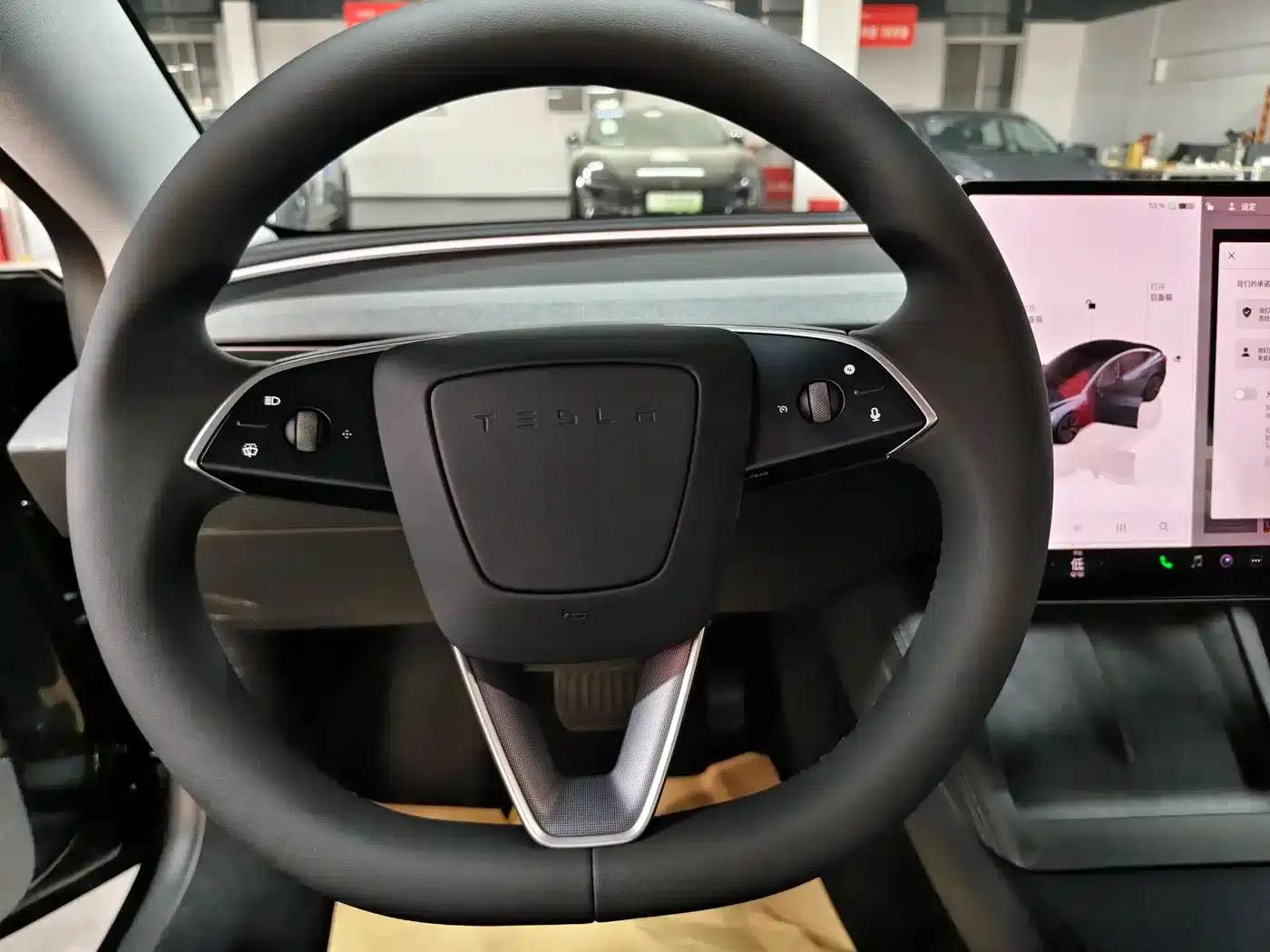 Model 3 2025 Facelift Rear-Wheel Drive Version — миниатюра 6