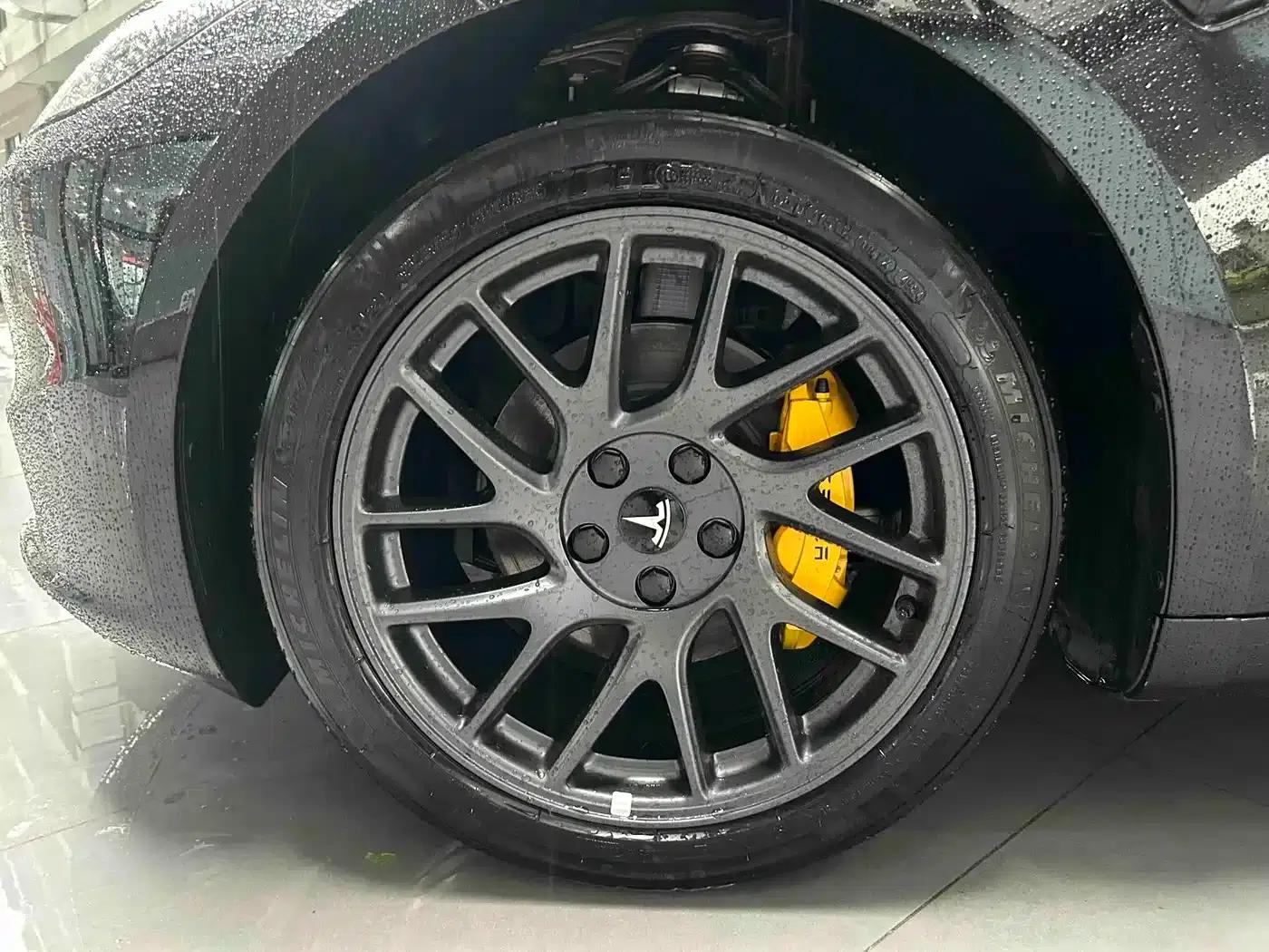 Model 3 2023 Rear-Wheel Drive — миниатюра 4