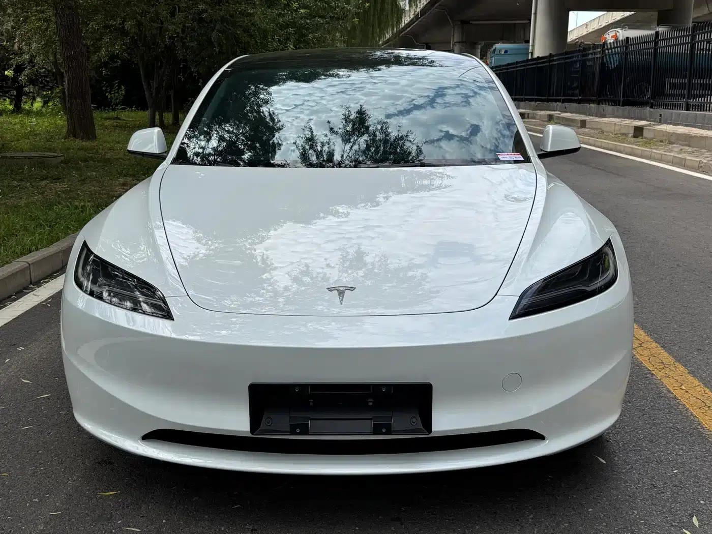 Model 3 2025 Rear-Wheel Drive — миниатюра 2