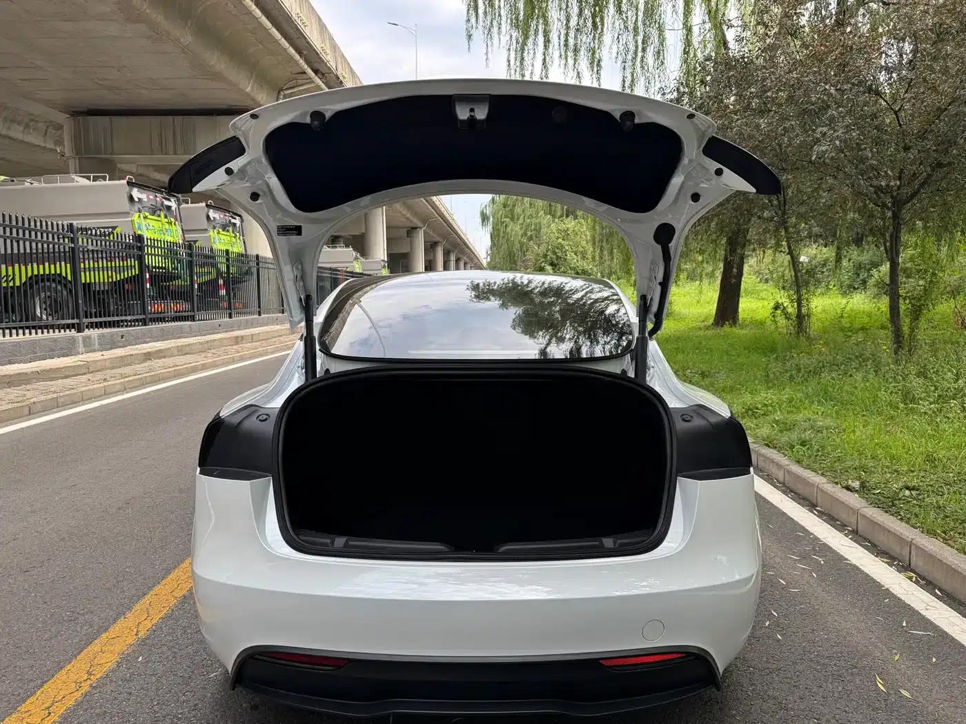 Model 3 2025 Rear-Wheel Drive — миниатюра 16