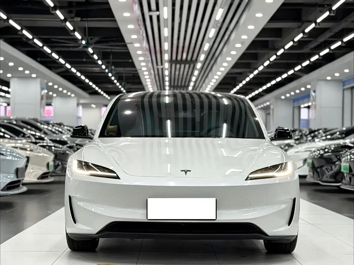 Model 3 2023 Rear-Wheel Drive — миниатюра 2