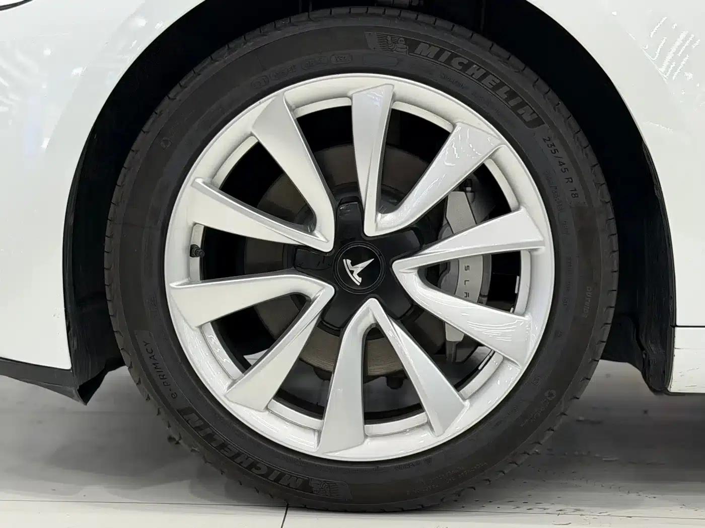 Model 3 2023 Rear-Wheel Drive — миниатюра 17