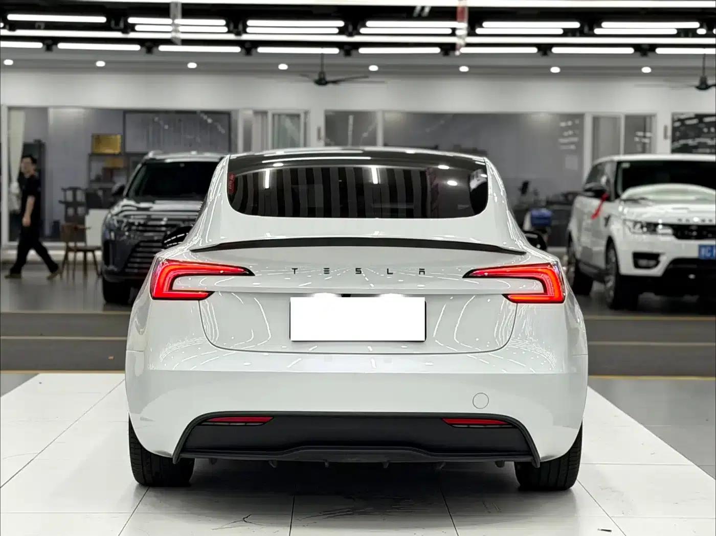 Model 3 2023 Rear-Wheel Drive — миниатюра 5