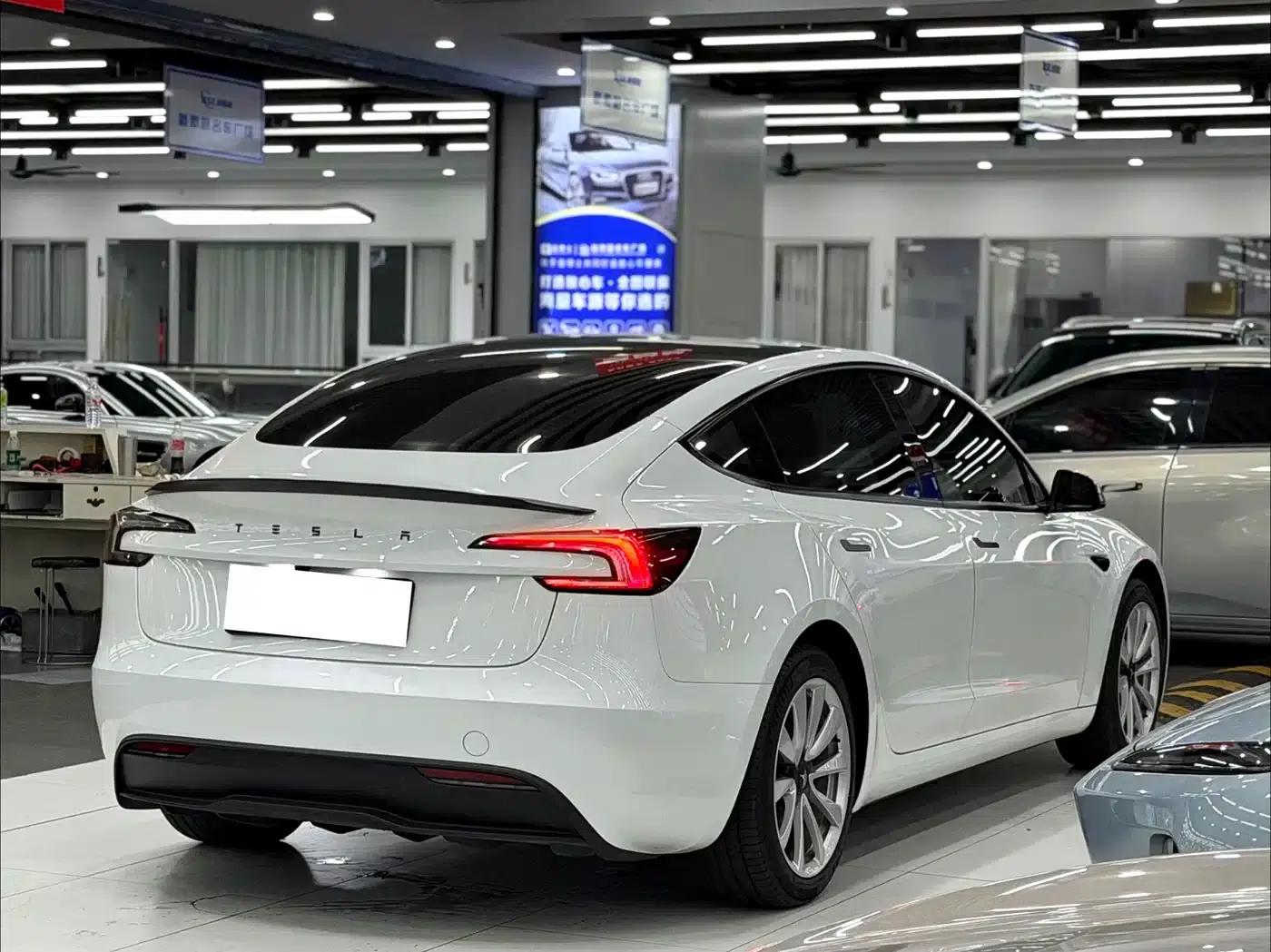 Model 3 2023 Rear-Wheel Drive — миниатюра 6