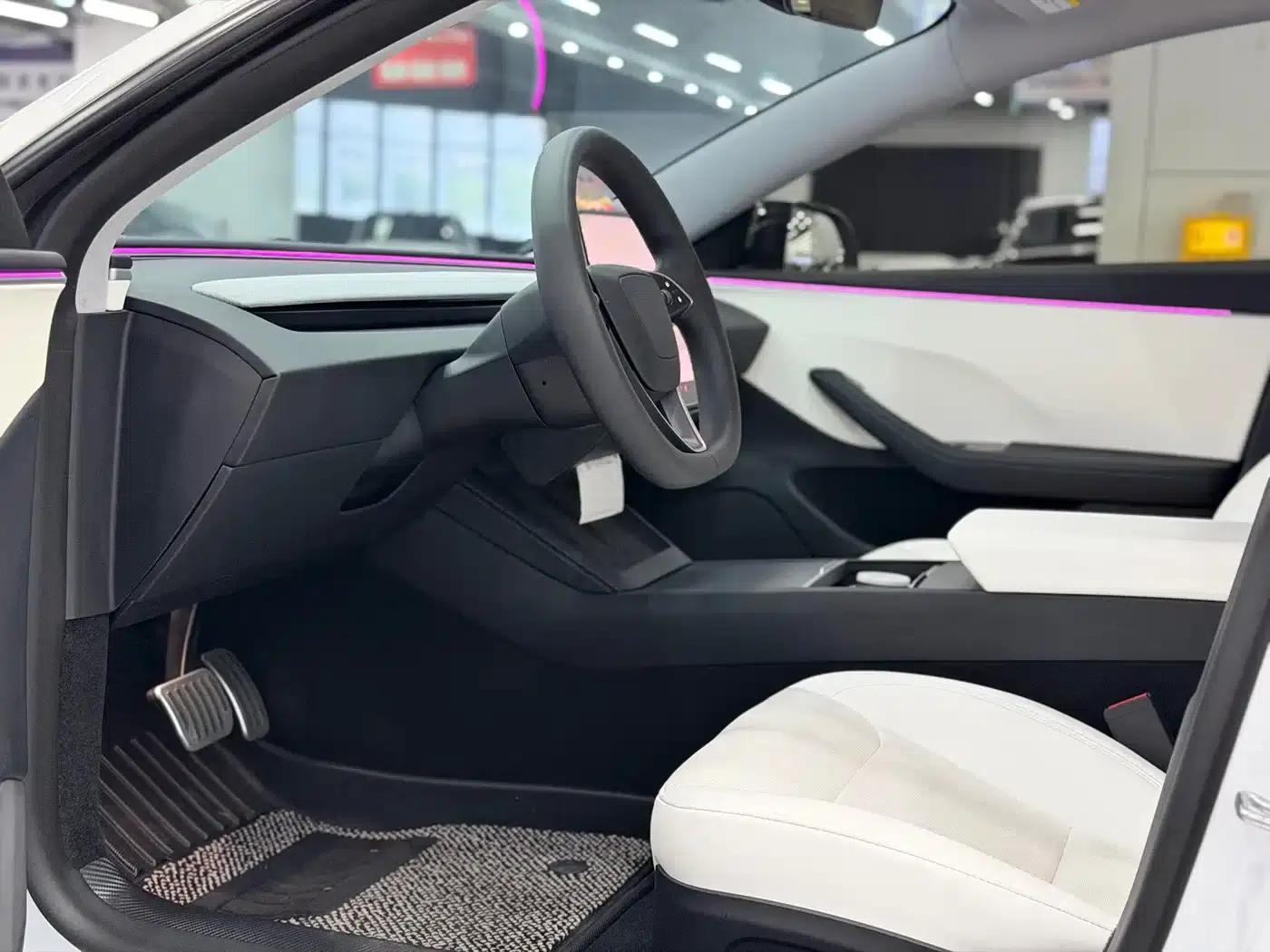 Model 3 2023 Rear-Wheel Drive — миниатюра 8
