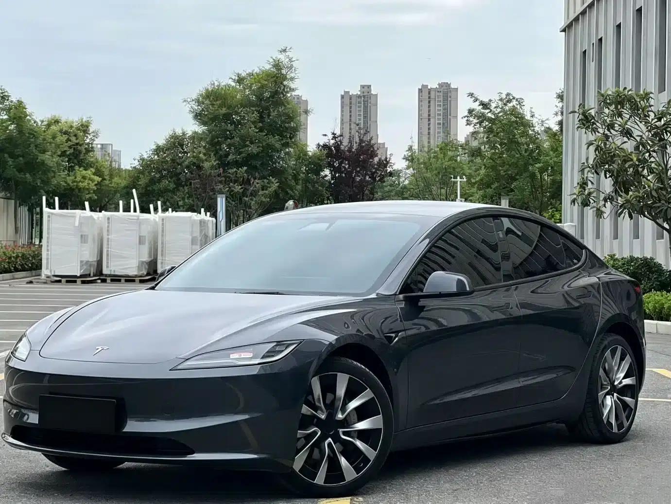 Model 3 2023 Long Range All-Wheel Drive — миниатюра 1