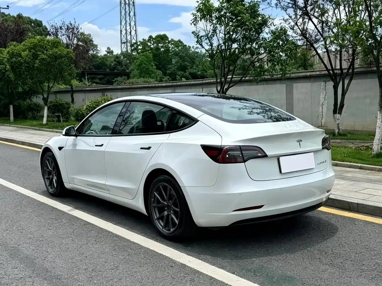 Model 3 2022 Rear-Wheel Drive — миниатюра 9