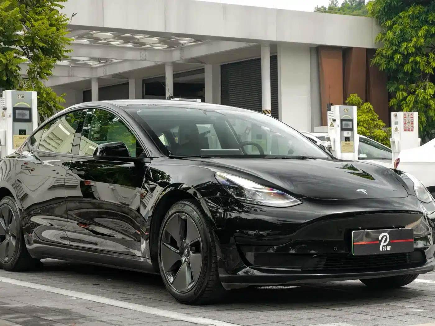 Model 3 2022 Rear-Wheel Drive — миниатюра 1