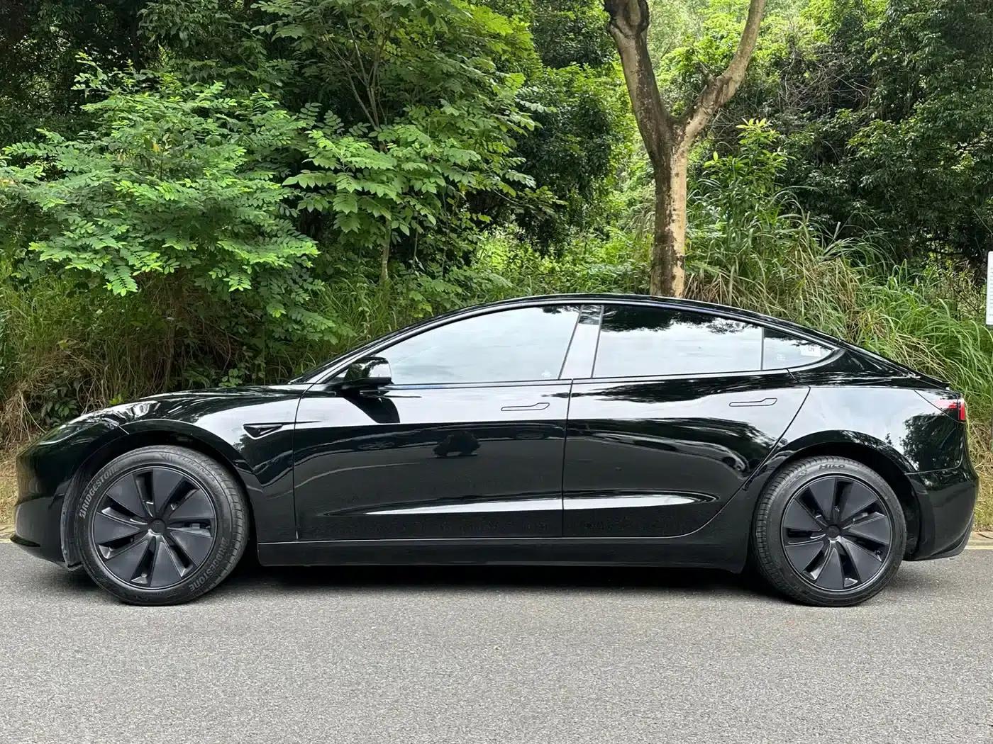 Model 3 2025 Rear-Wheel Drive — миниатюра 2