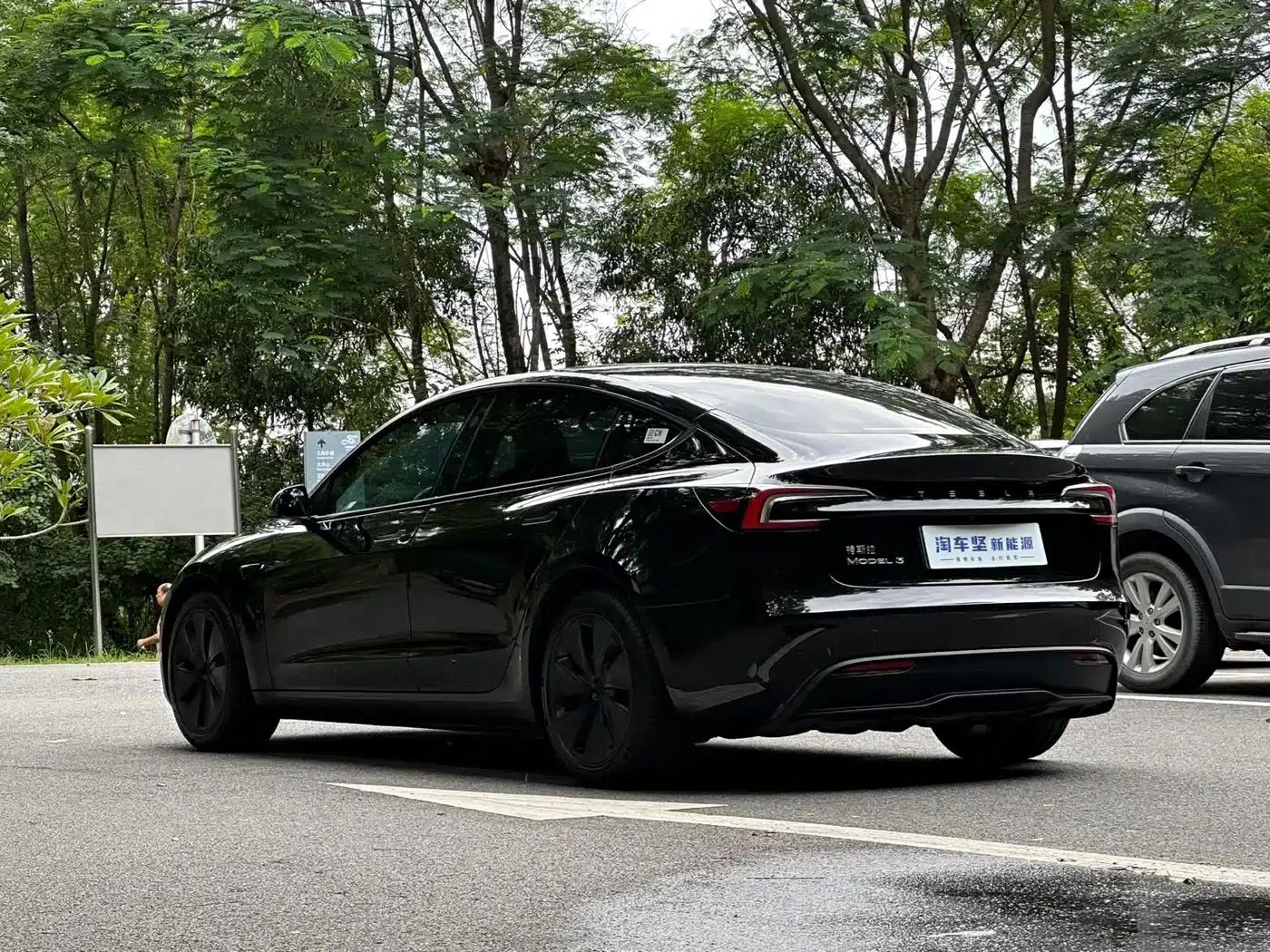 Model 3 2025 Rear-Wheel Drive — миниатюра 3