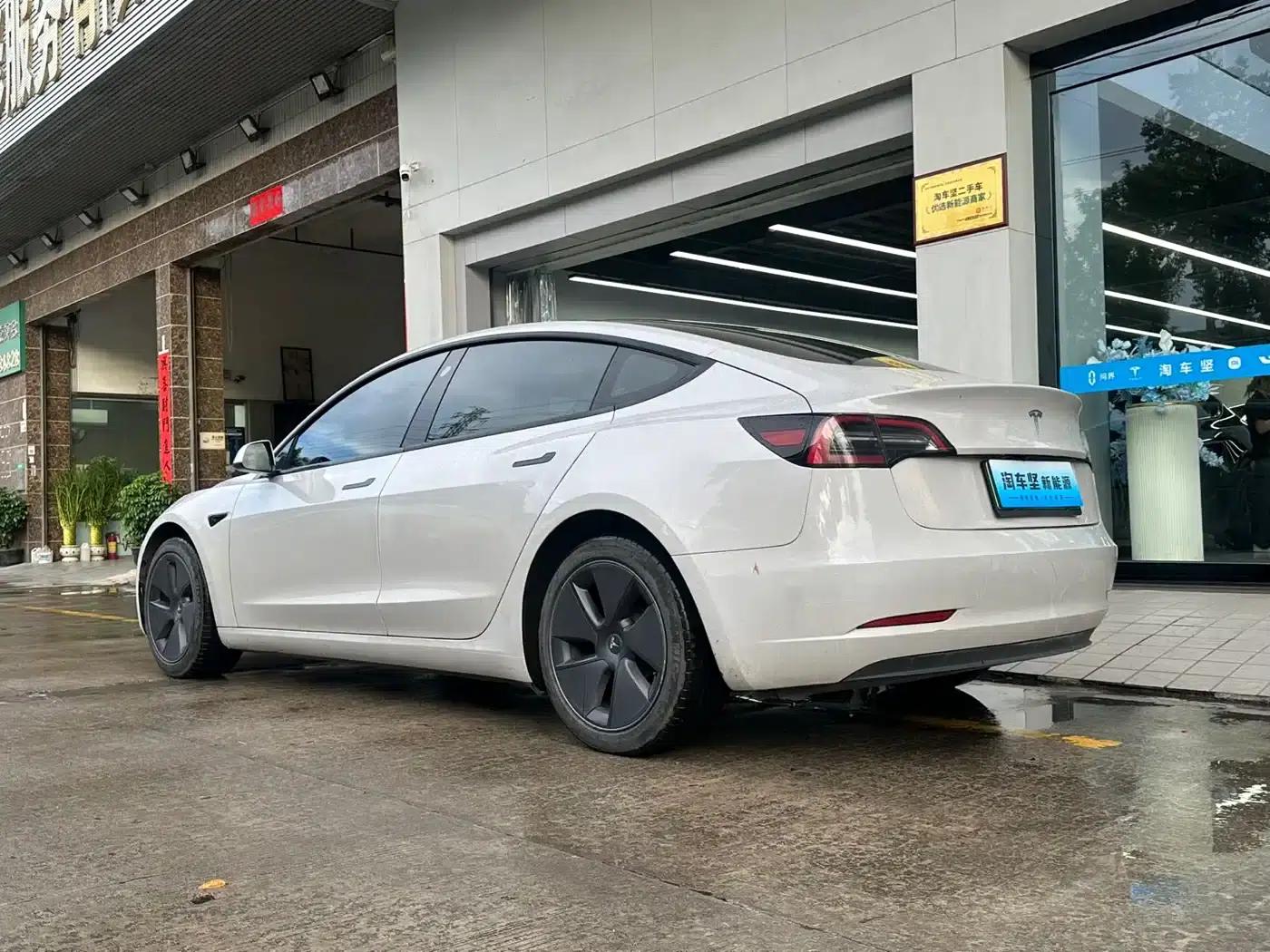 Model 3 2022 Rear-Wheel Drive — миниатюра 3