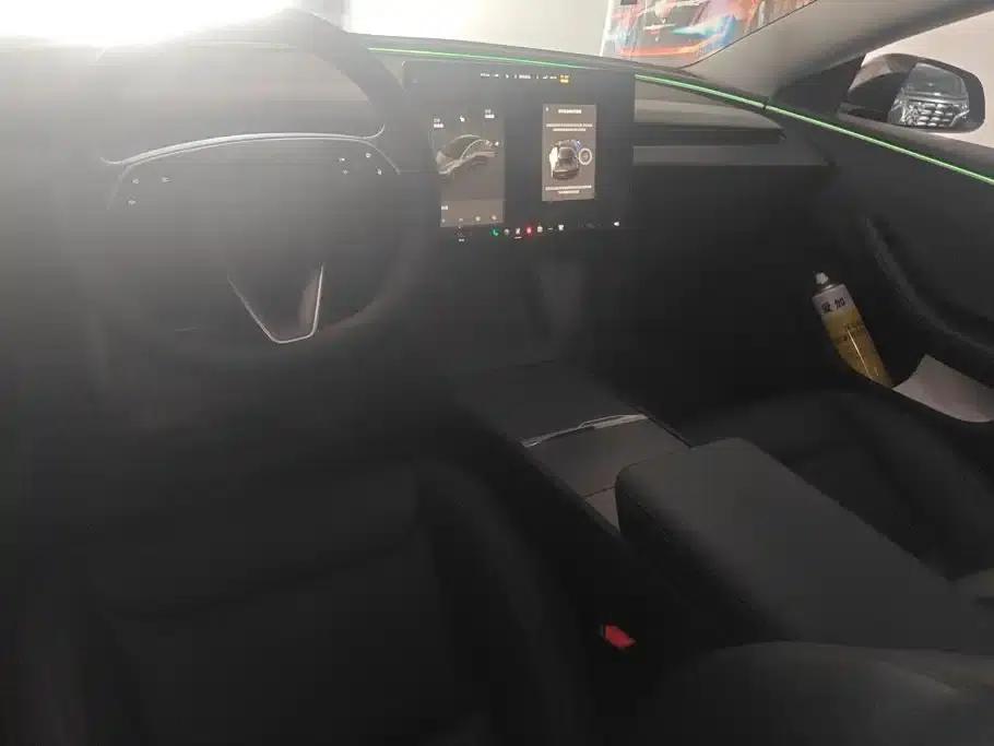 Model 3 2023 Rear-Wheel Drive — миниатюра 12