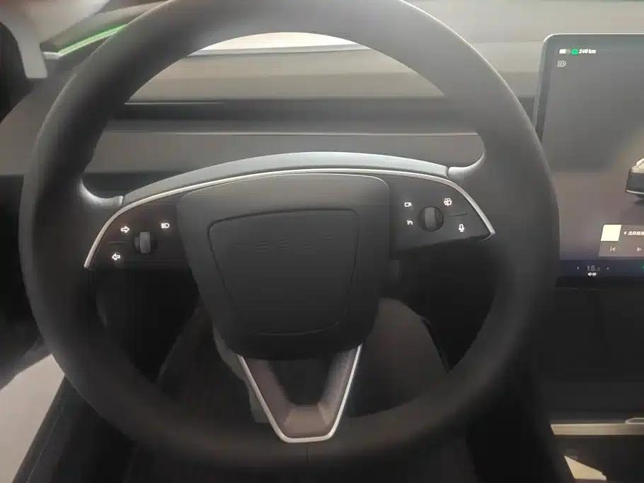 Model 3 2023 Rear-Wheel Drive — миниатюра 15