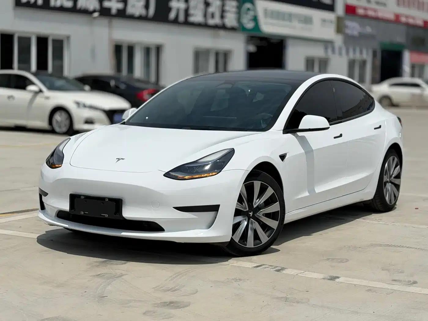 Model 3 2022 Rear-Wheel Drive — миниатюра 1