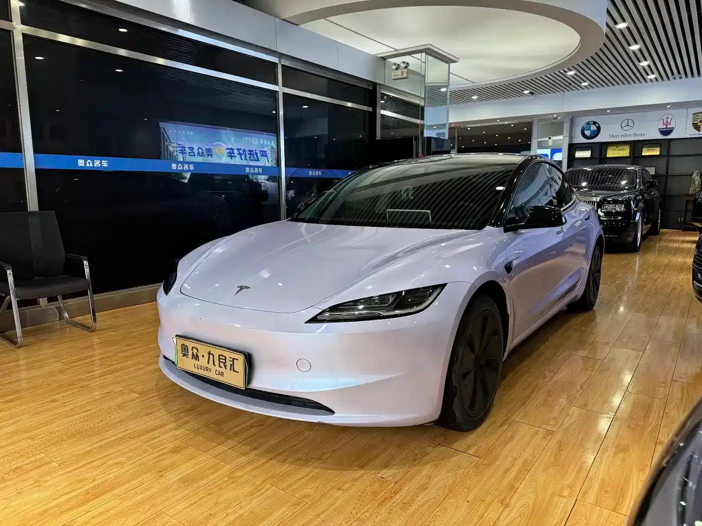 Model 3 2023 Rear-Wheel Drive — миниатюра 1