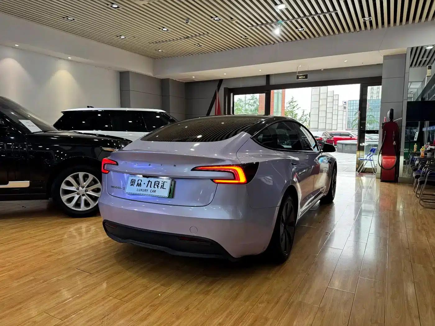 Model 3 2023 Rear-Wheel Drive — миниатюра 17