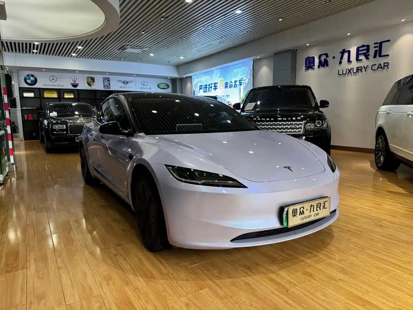 Model 3 2023 Rear-Wheel Drive — миниатюра 3
