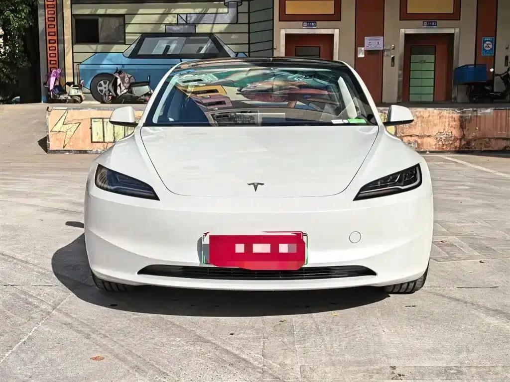 Model 3 2025 Rear-Wheel Drive — миниатюра 2
