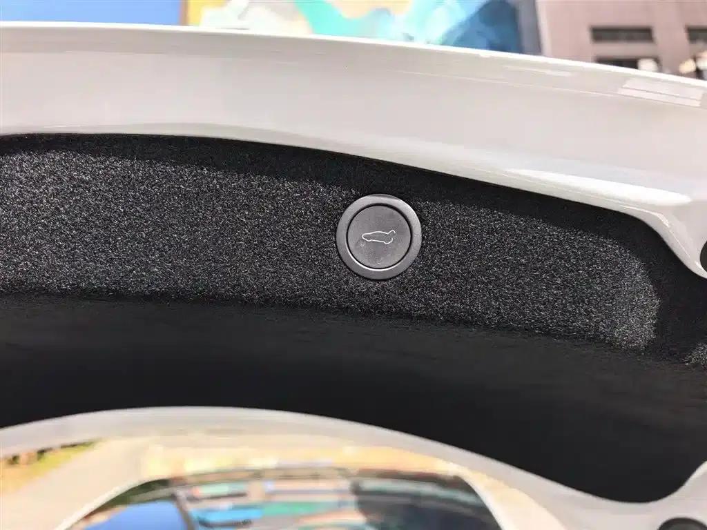 Model 3 2025 Rear-Wheel Drive — миниатюра 13