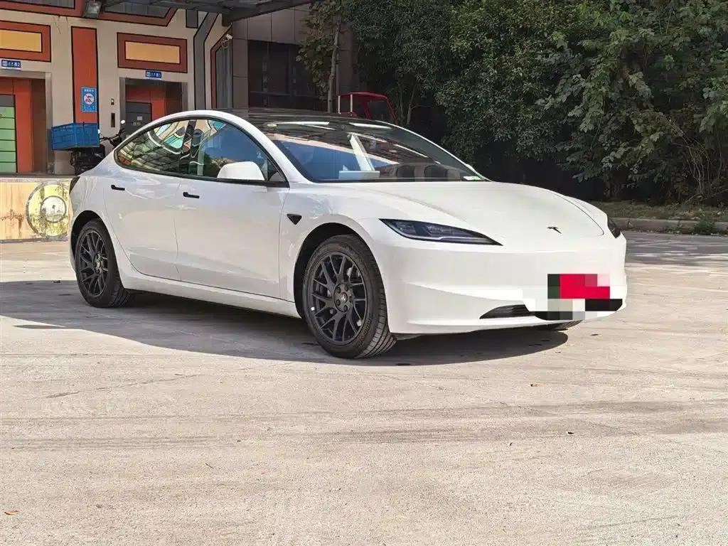 Model 3 2025 Rear-Wheel Drive — миниатюра 3