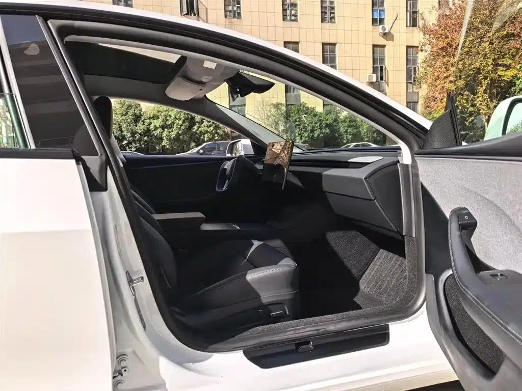 Model 3 2025 Rear-Wheel Drive — миниатюра 7