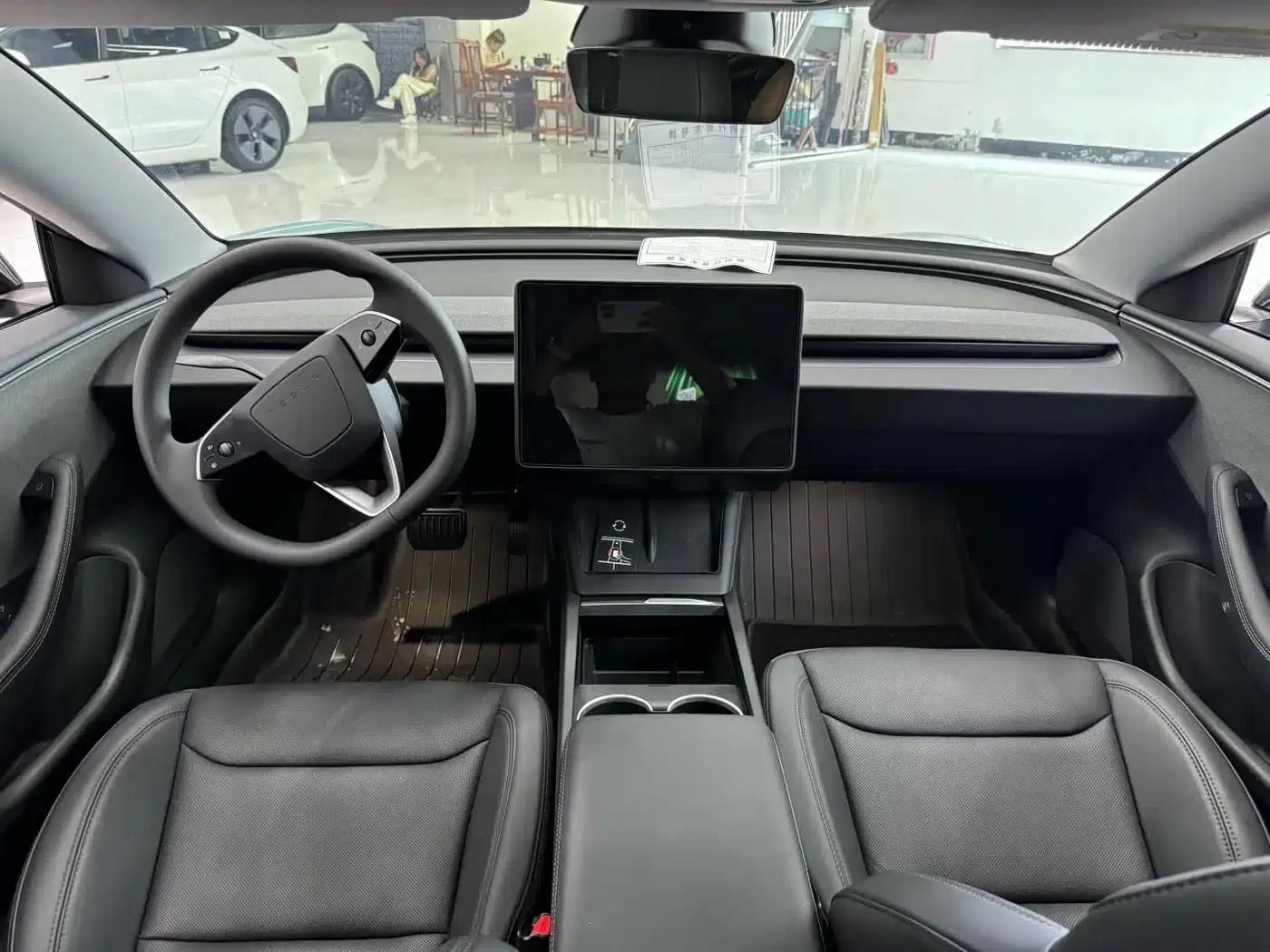 Model 3 2025 Long Range Rear-Wheel Drive — миниатюра 3