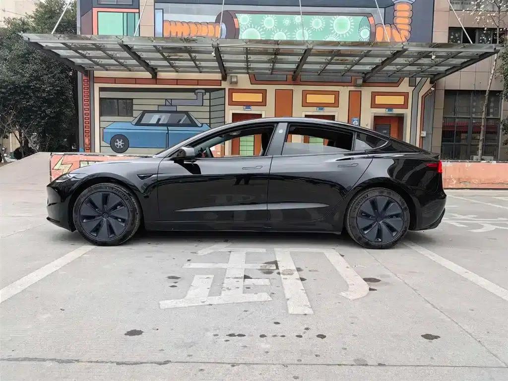 Model 3 2023 Rear-Wheel Drive — миниатюра 15
