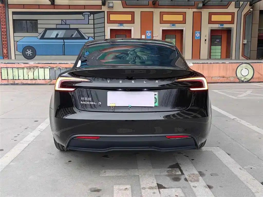 Model 3 2023 Rear-Wheel Drive — миниатюра 17