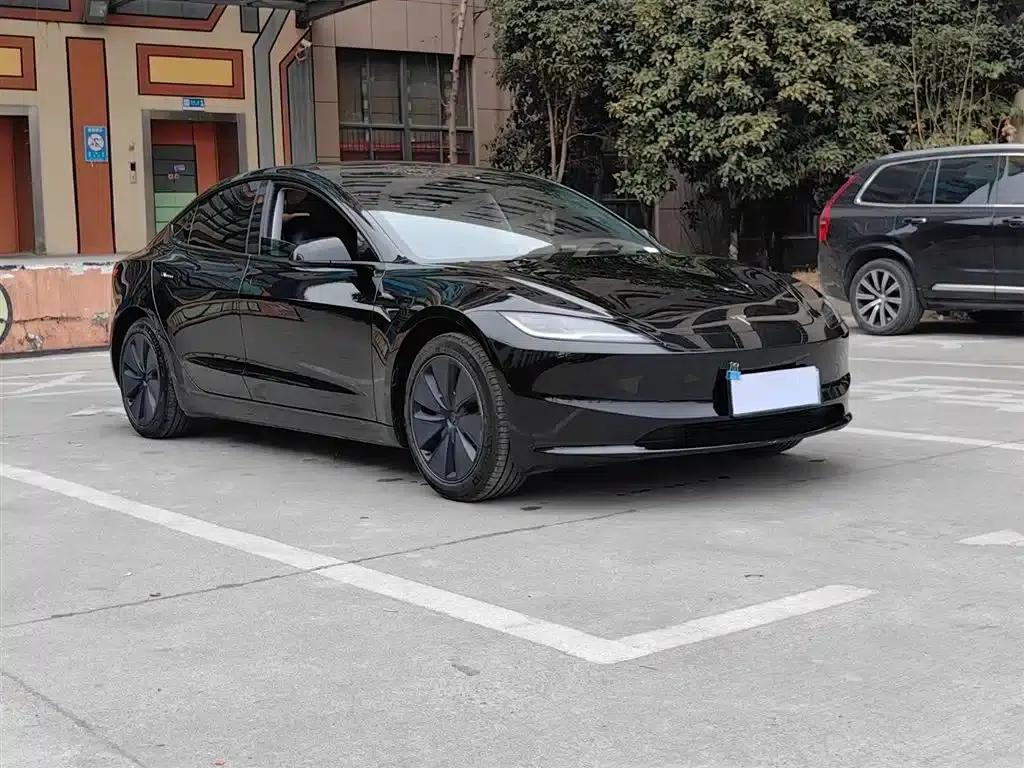 Model 3 2023 Rear-Wheel Drive — миниатюра 3