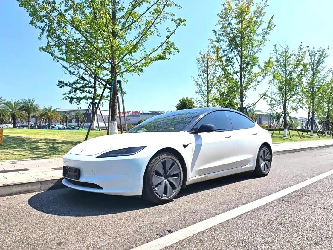 Model 3 2023 Rear-Wheel Drive — миниатюра 1