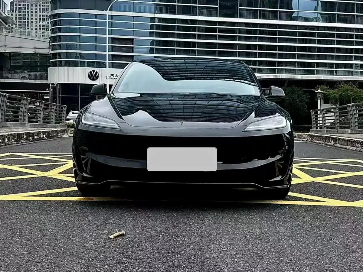 Model 3 2025 Facelift Performance All-Wheel Drive Version — миниатюра 1