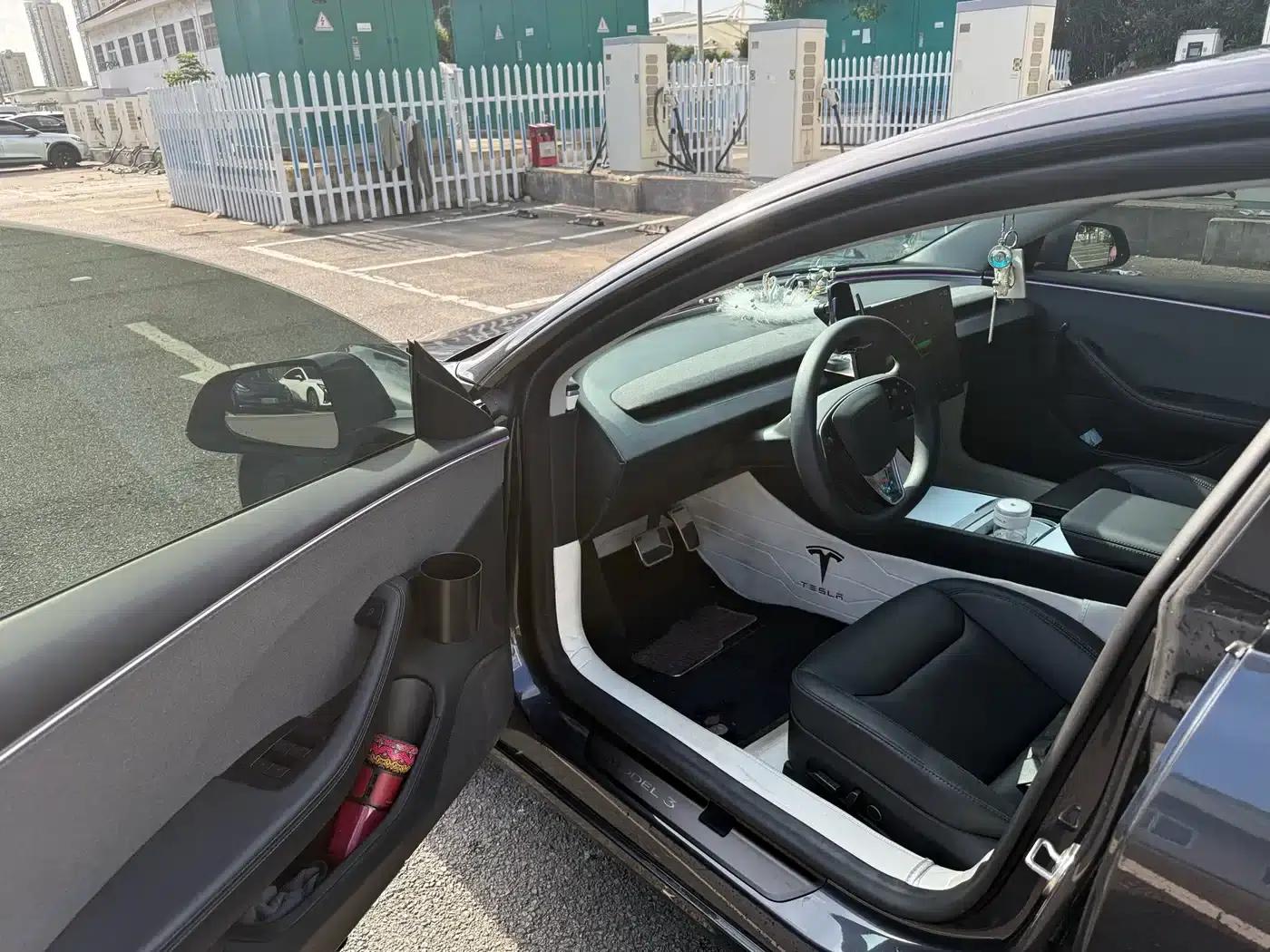 Model 3 2023 Rear-Wheel Drive — миниатюра 3