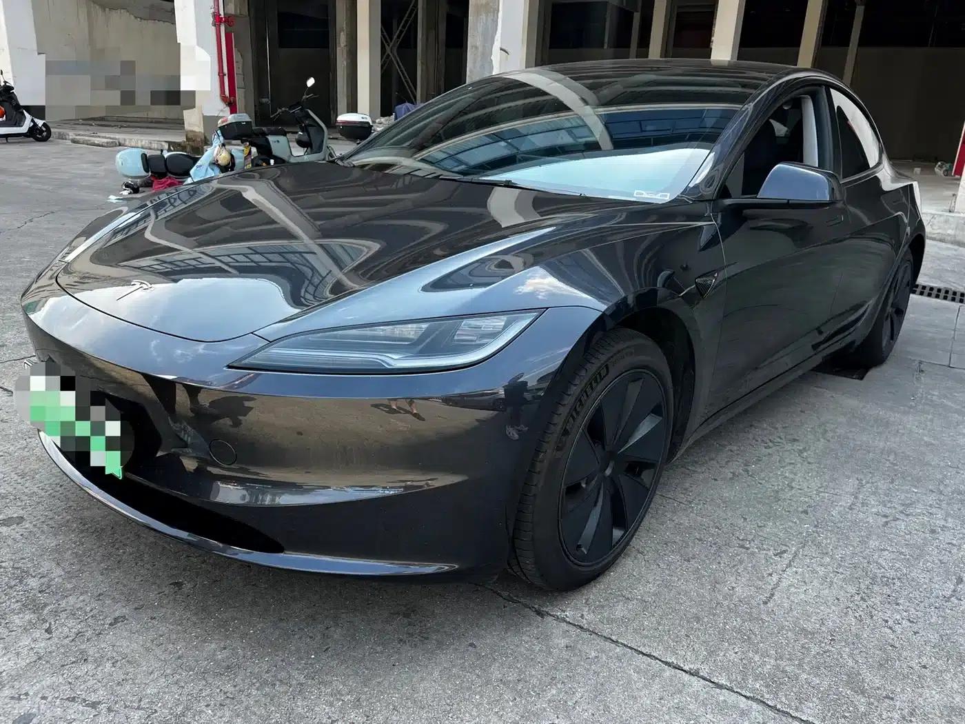 Model 3 2023 Rear-Wheel Drive — миниатюра 1
