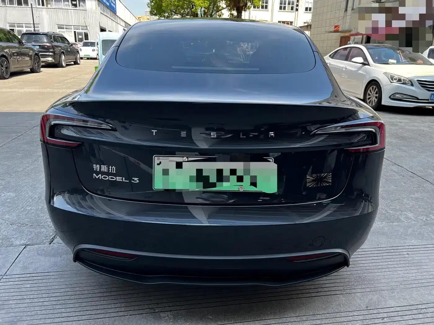 Model 3 2023 Rear-Wheel Drive — миниатюра 17