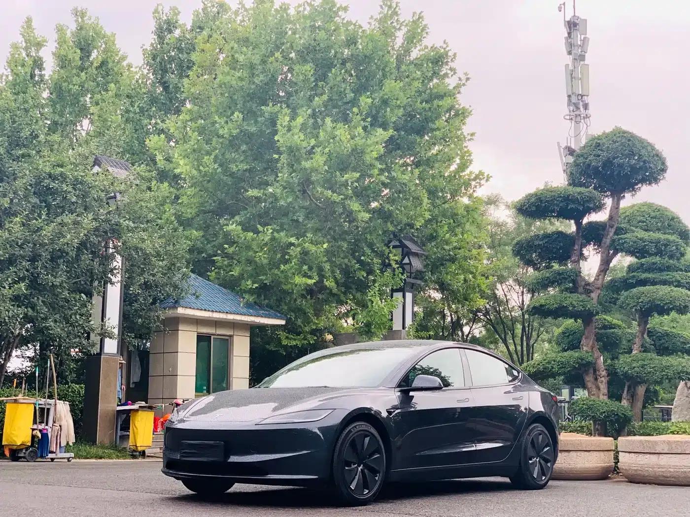 Model 3 2023 Rear-Wheel Drive — миниатюра 1