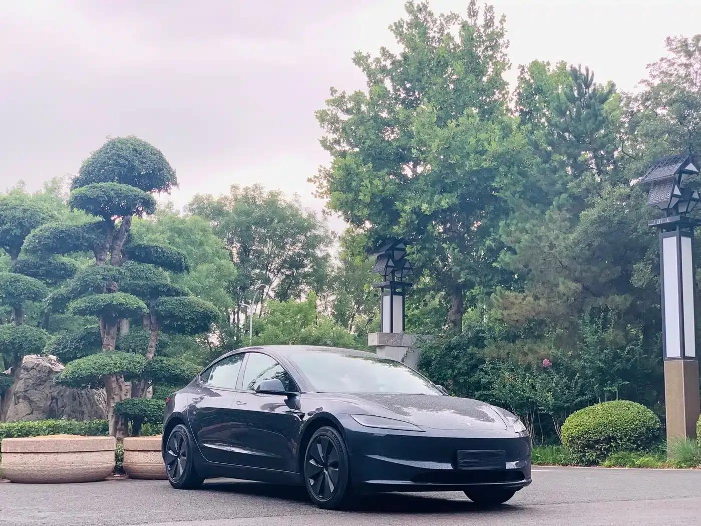 Model 3 2023 Rear-Wheel Drive — миниатюра 3