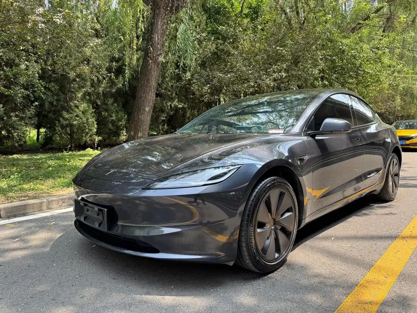 Model 3 2023 Rear-Wheel Drive — миниатюра 1