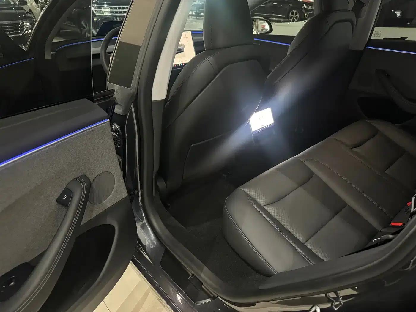 Model 3 2023 Rear-Wheel Drive — миниатюра 13