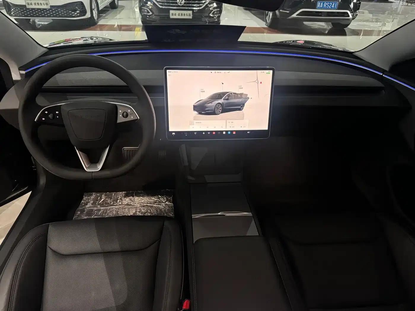 Model 3 2023 Rear-Wheel Drive — миниатюра 14