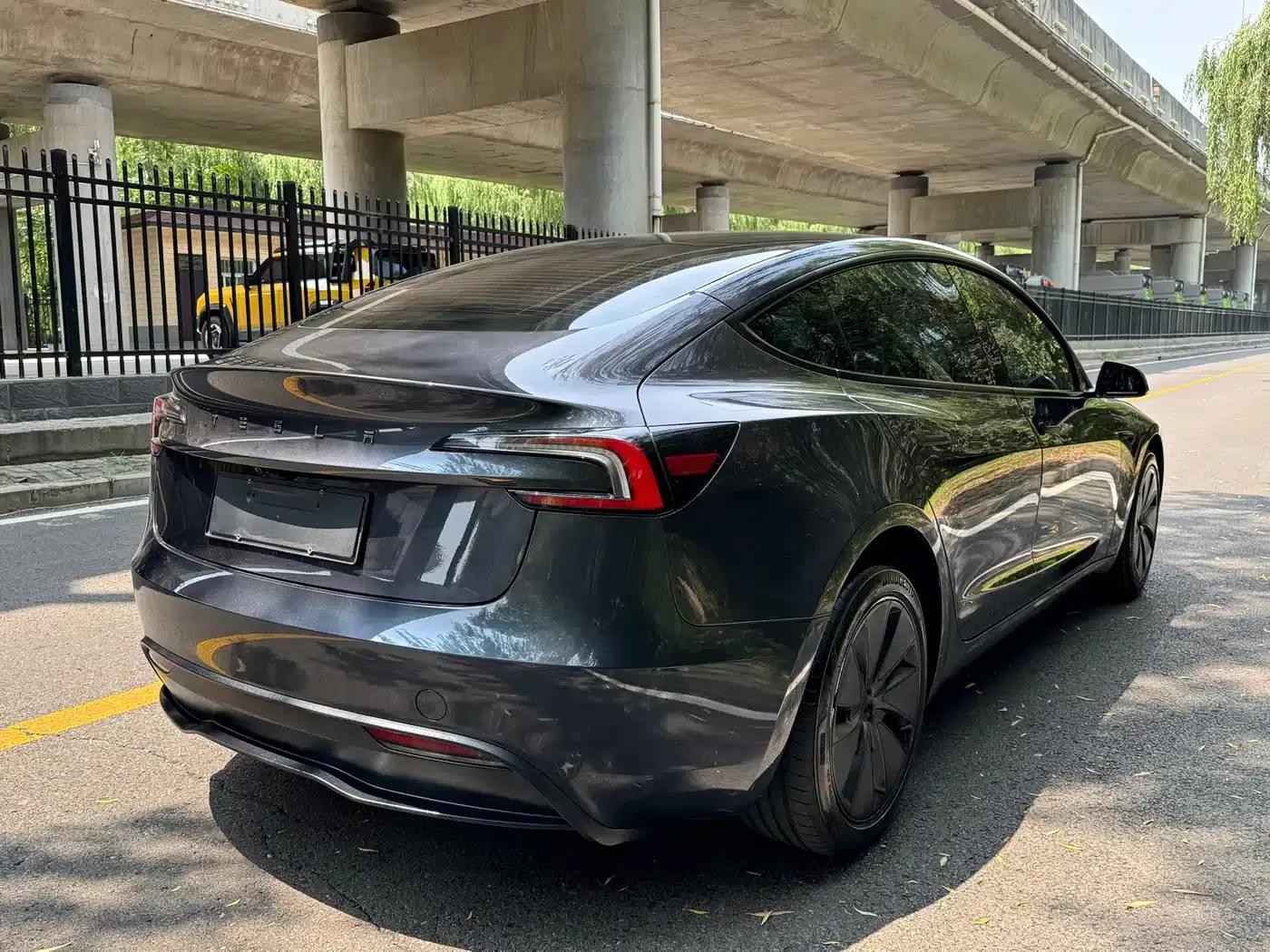 Model 3 2023 Rear-Wheel Drive — миниатюра 17