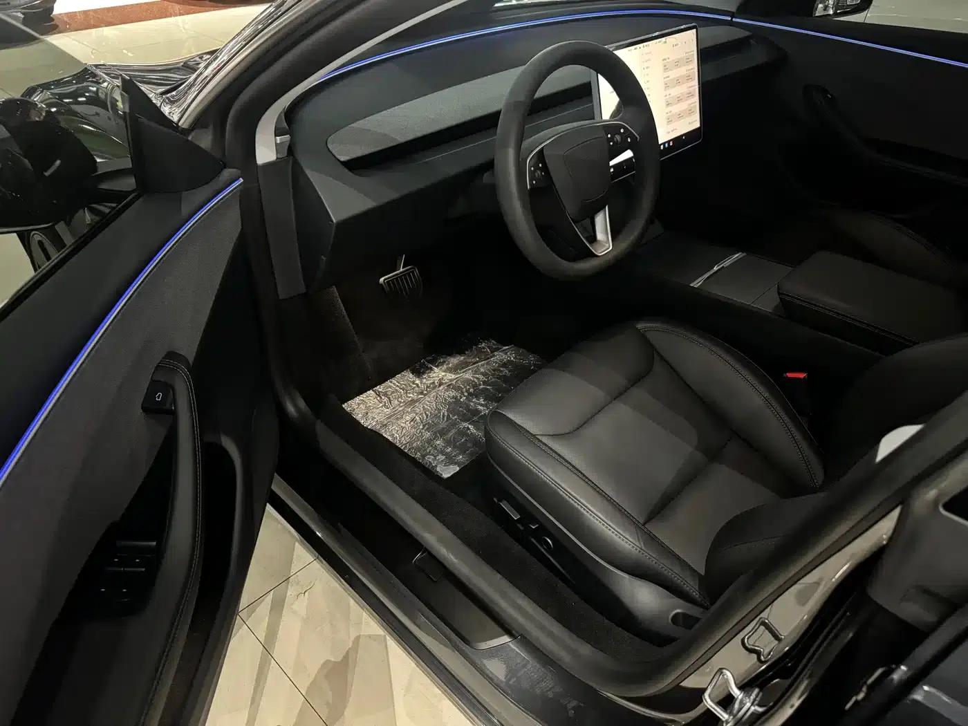 Model 3 2023 Rear-Wheel Drive — миниатюра 4