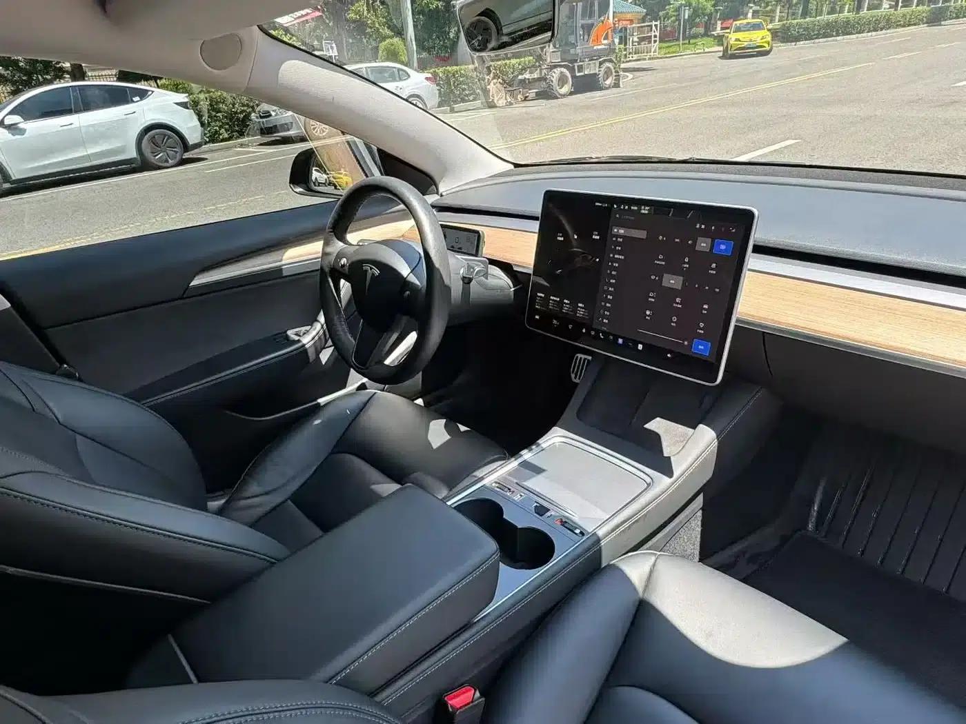Model 3 2022 Rear-Wheel Drive — миниатюра 5