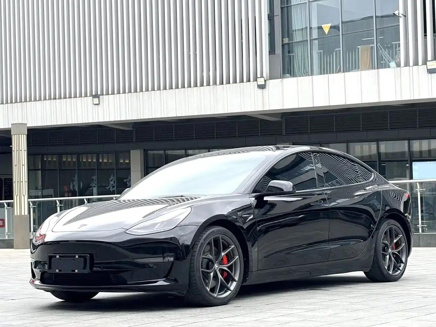 Model 3 2021 Performance All-Wheel Drive — миниатюра 1