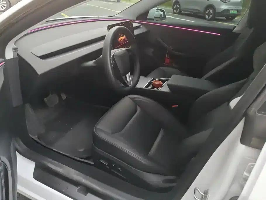 Model 3 2025 Rear-Wheel Drive — миниатюра 9